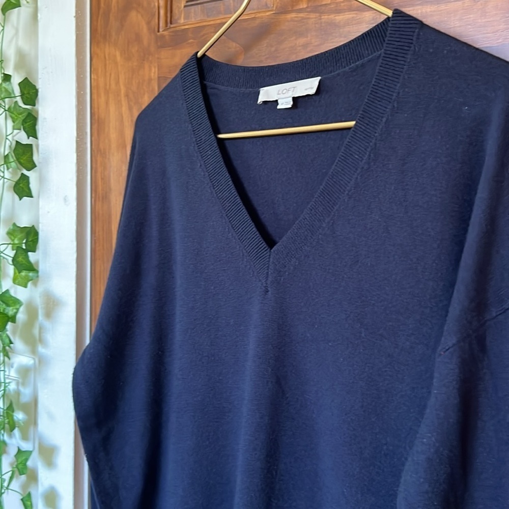 LOFT V-Neck Tunic Sweater Navy | MP